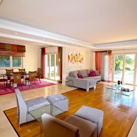 Willa Maelouance 92- Clever Details